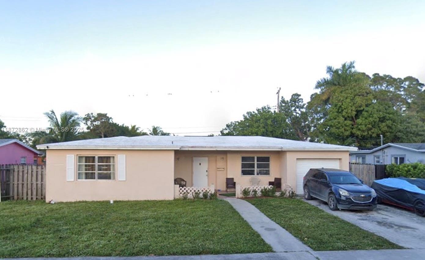 4361 NW 35th Ter photo 1