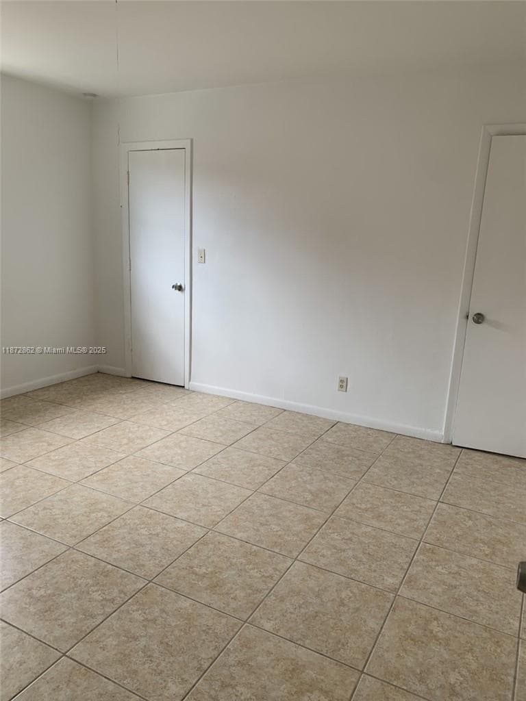 4361 NW 35th Ter photo 4