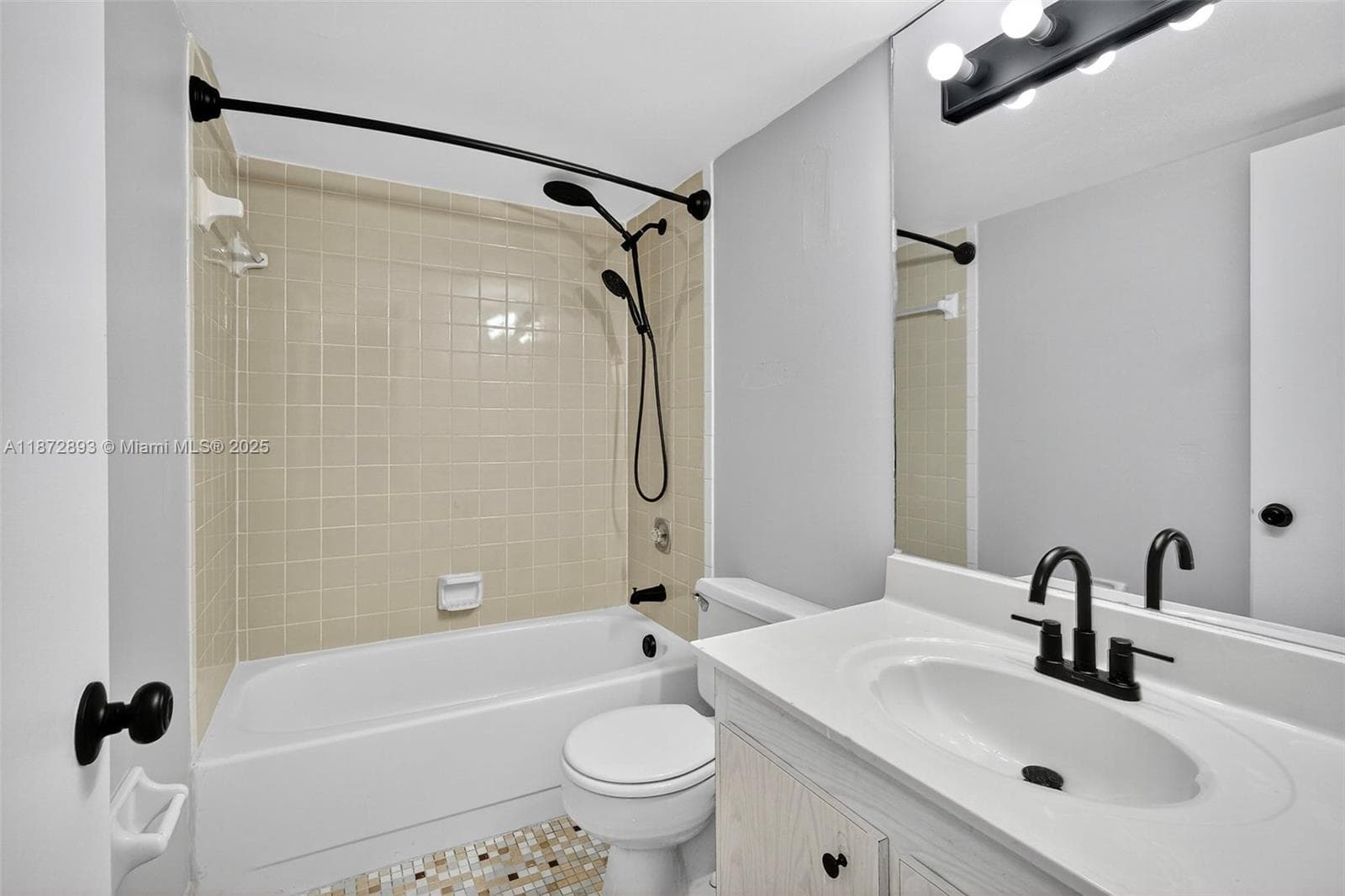 Ocean View Plaza · #501 in Miami Beach - Photo 22