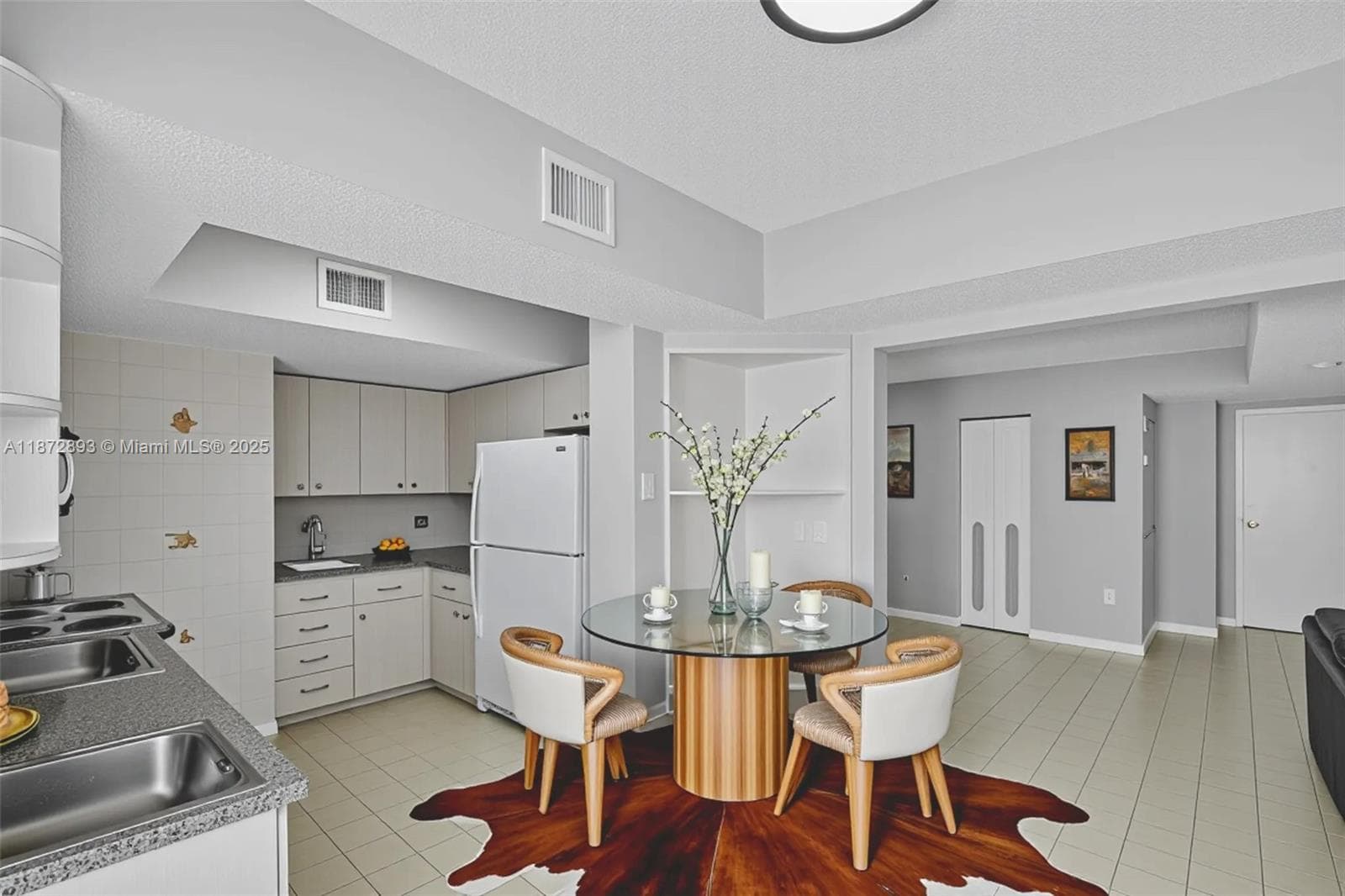 Ocean View Plaza · #501 in Miami Beach - Photo 3