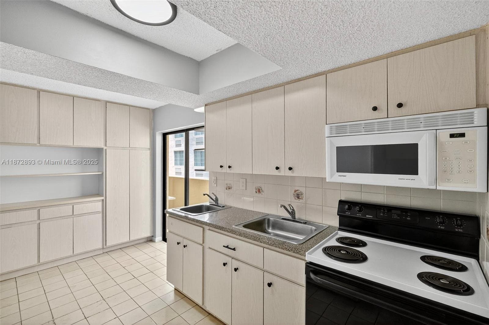 Ocean View Plaza · #501 in Miami Beach - Photo 5