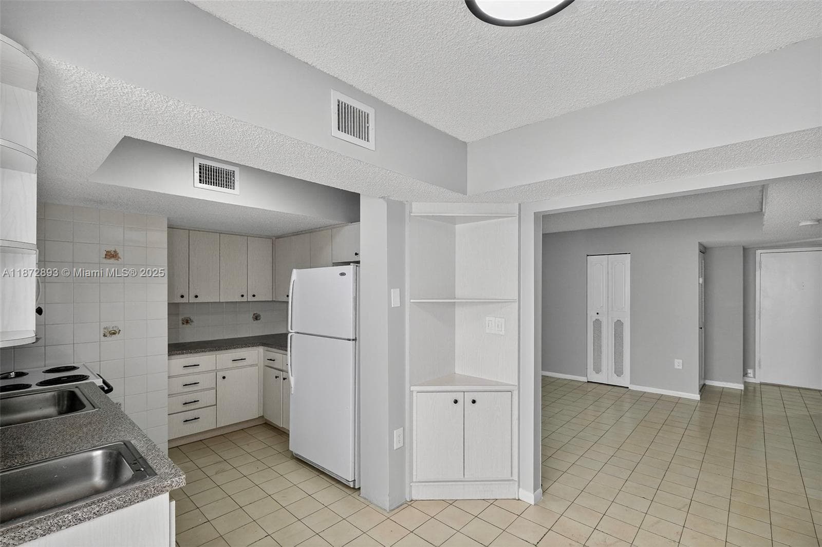 Ocean View Plaza · #501 in Miami Beach - Photo 4