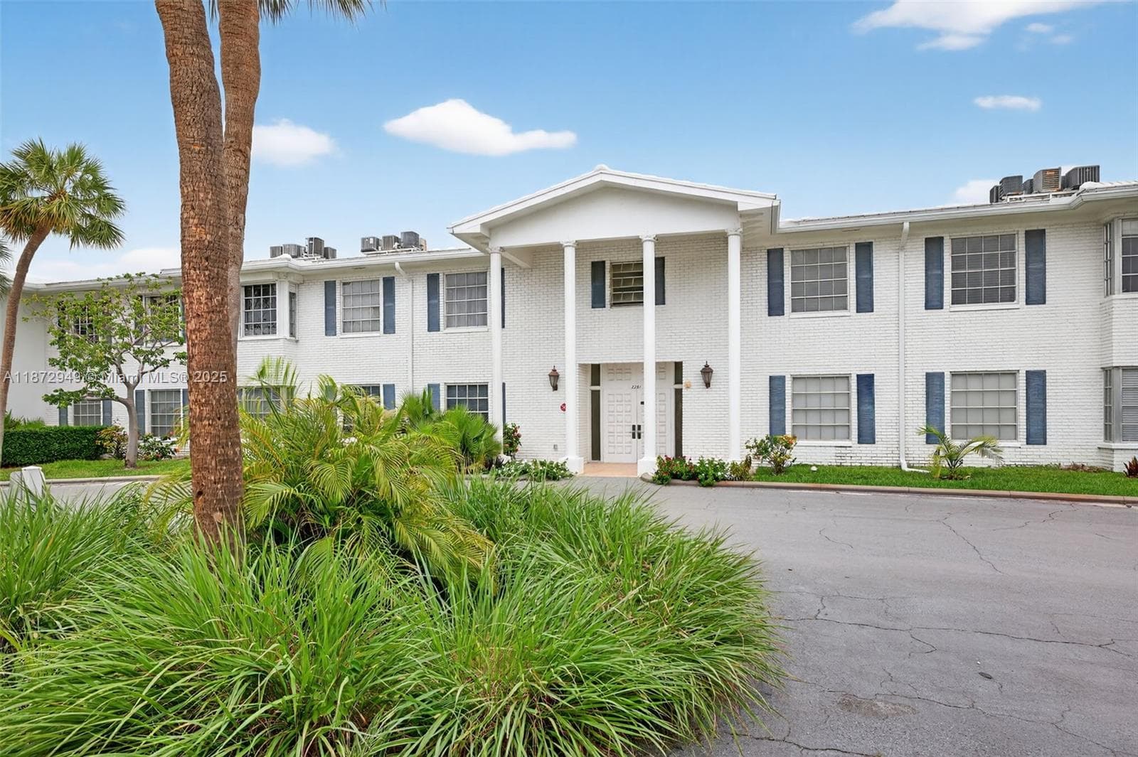 IMPERIAL POINT COLONNADES · #1806 in Fort Lauderdale - Photo 3