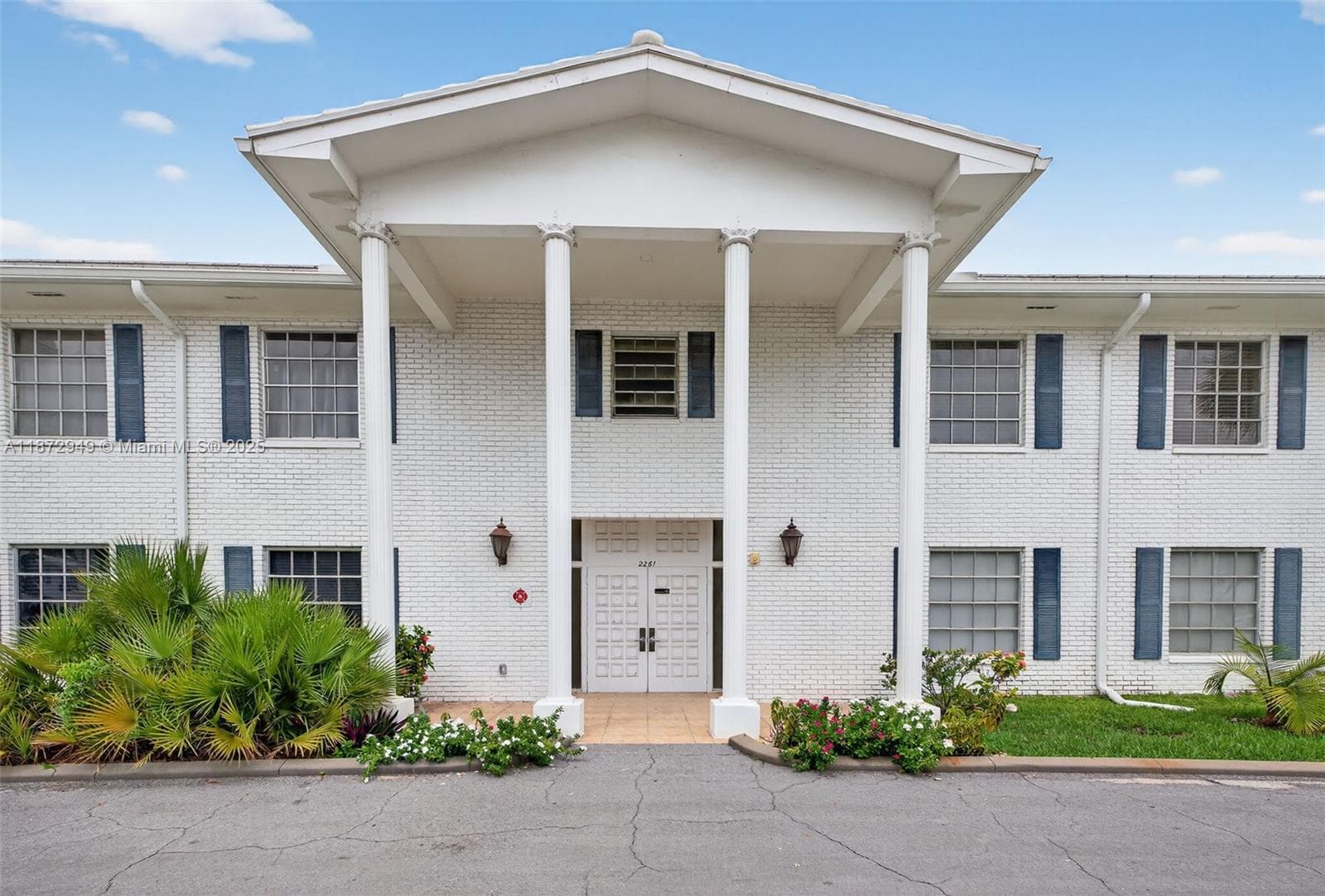 IMPERIAL POINT COLONNADES · #1806 in Fort Lauderdale - Photo 1