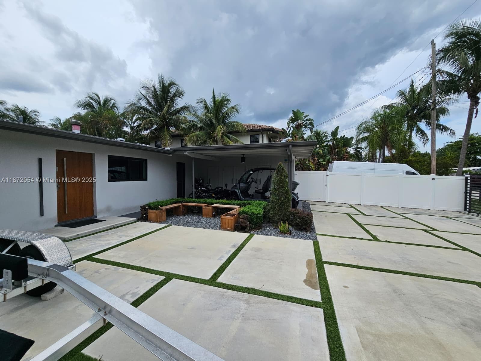 2543 Gulfstream Ln photo 5
