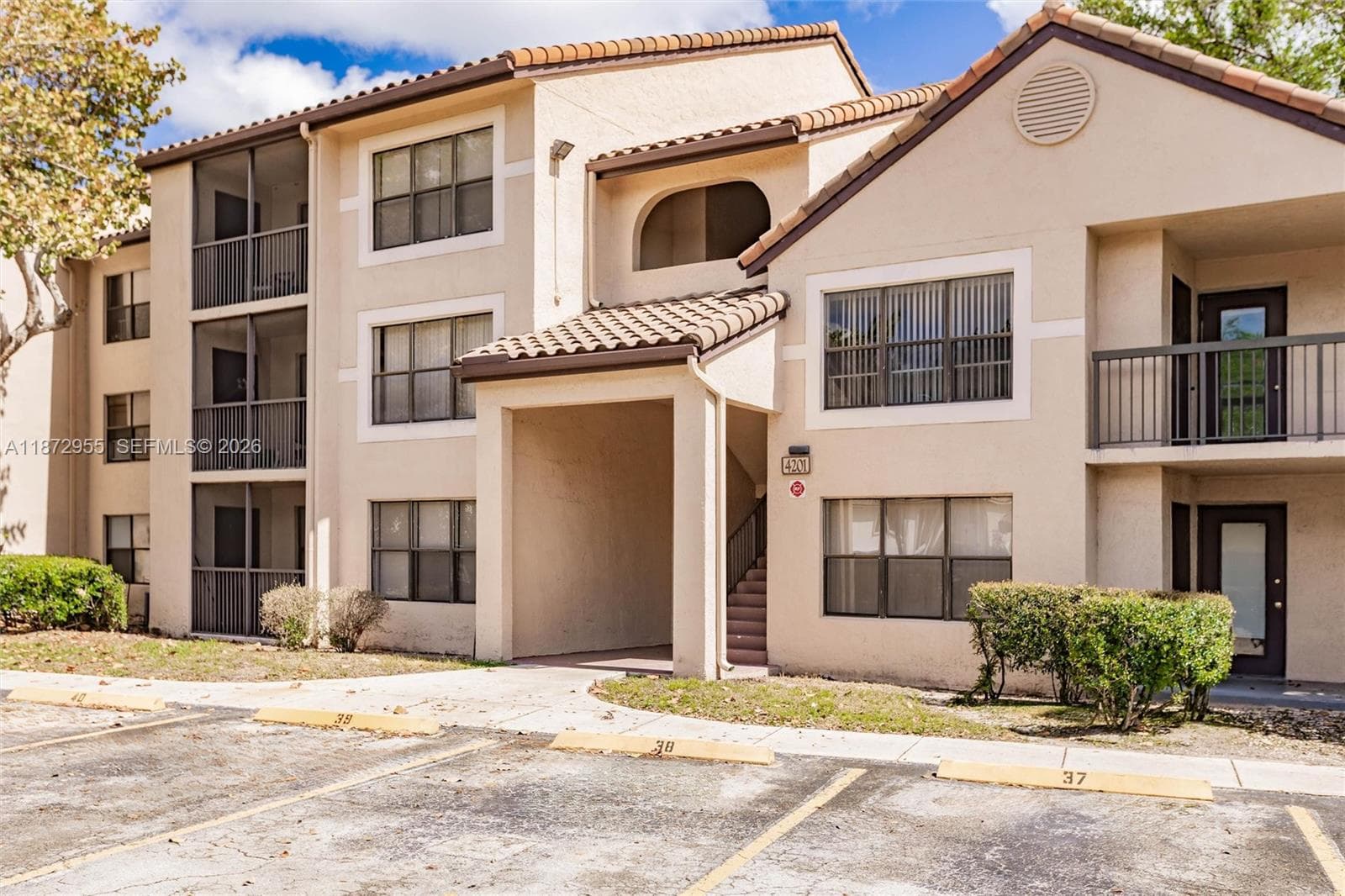 Palmaire Gardens Condo · #27 in Pompano Beach - Photo 2