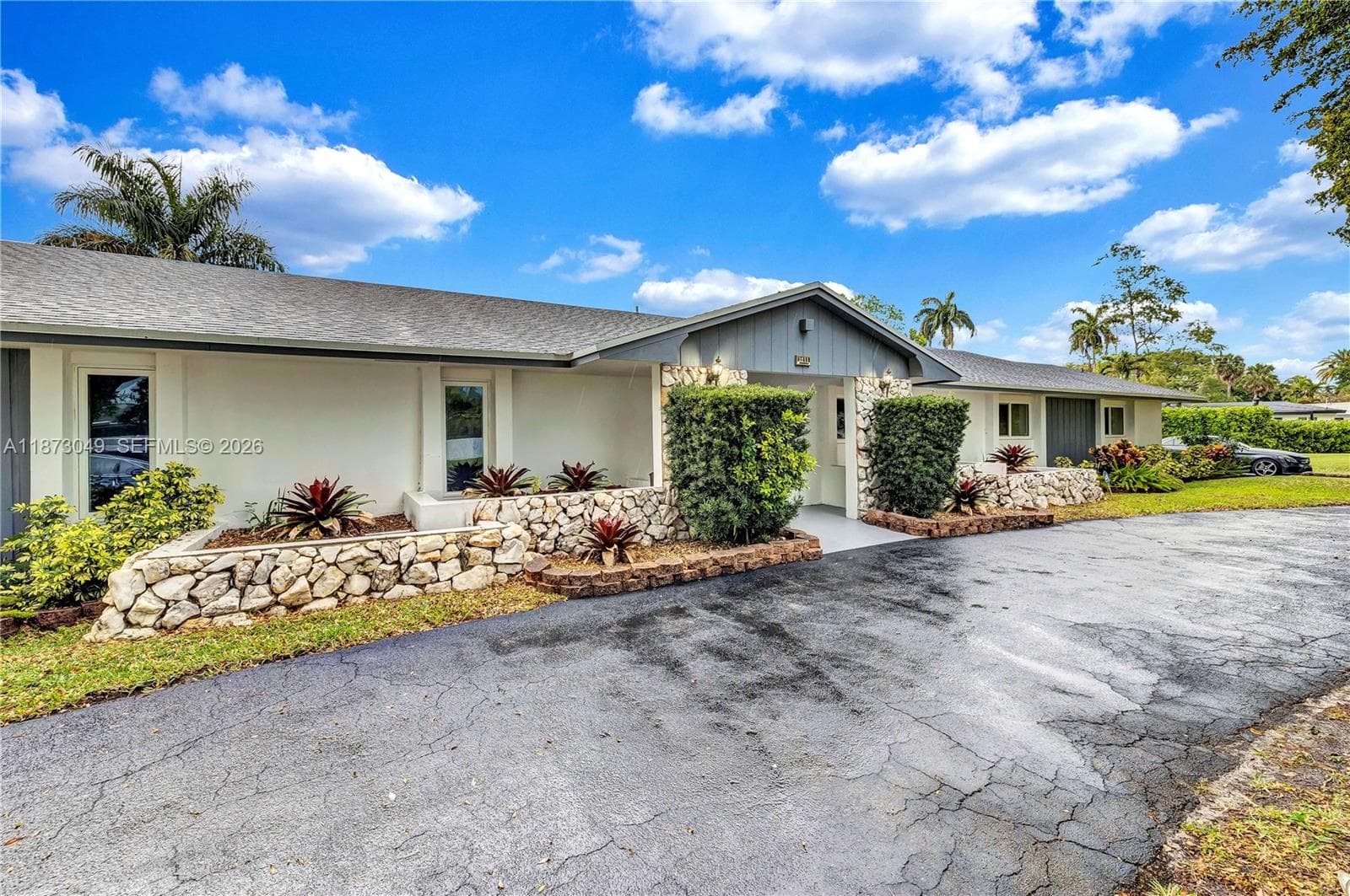 3211 Calle Largo Dr photo 1