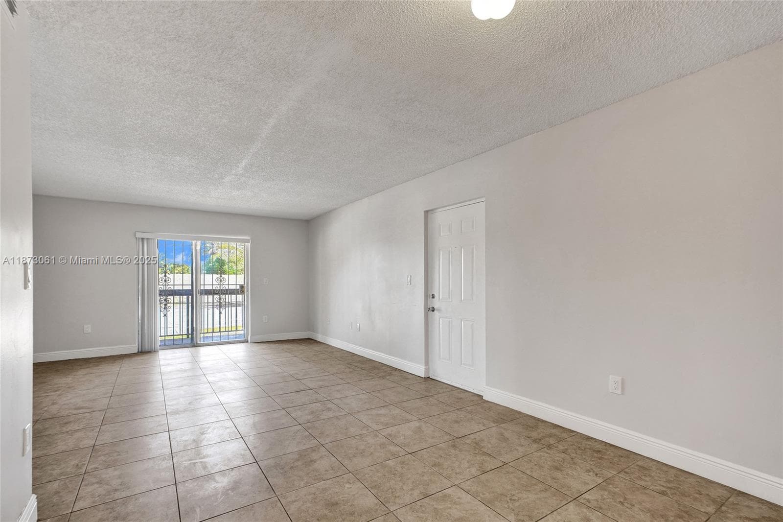 REV LAKE VIEW ESTATES UNI · #204 in Miami - Photo 1