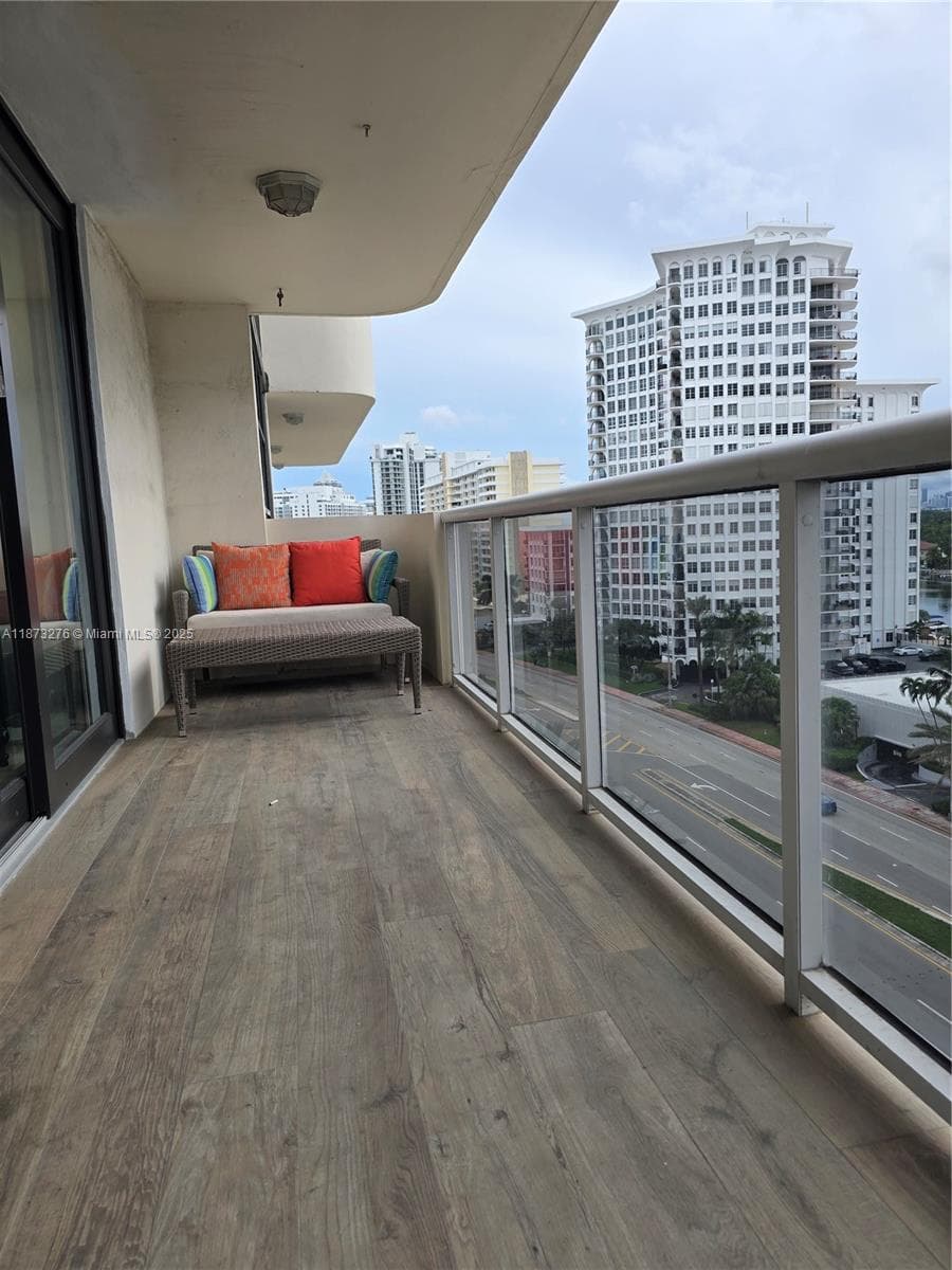 L'Excellence Condominium · #1002 in Miami Beach - Photo 13