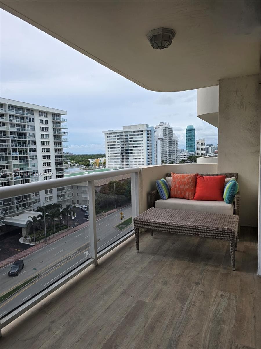 L'Excellence Condominium · #1002 in Miami Beach - Photo 12