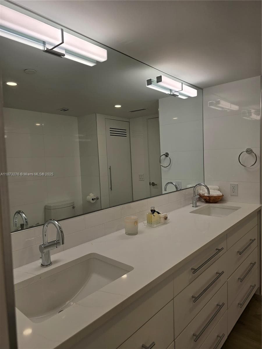 L'Excellence Condominium · #1002 in Miami Beach - Photo 22