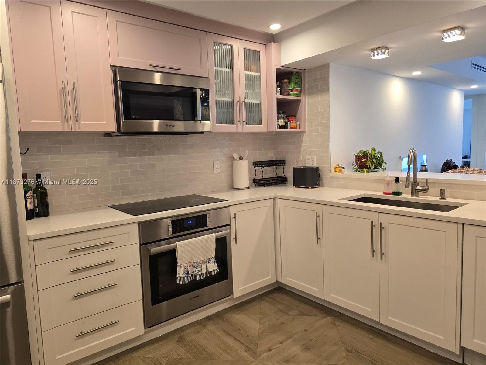L'Excellence Condominium · #1002 in Miami Beach - Photo 9