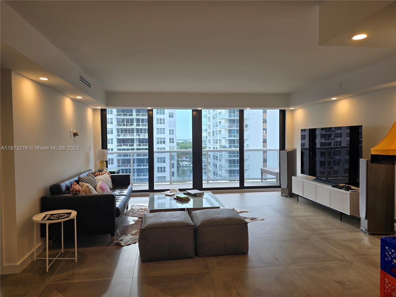 L'Excellence Condominium · #1002 in Miami Beach - Photo 4