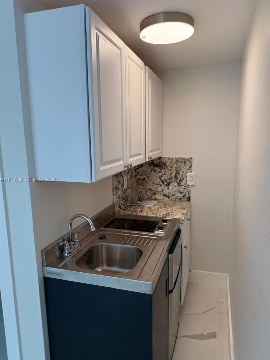 1050 NW 25th Way photo 12