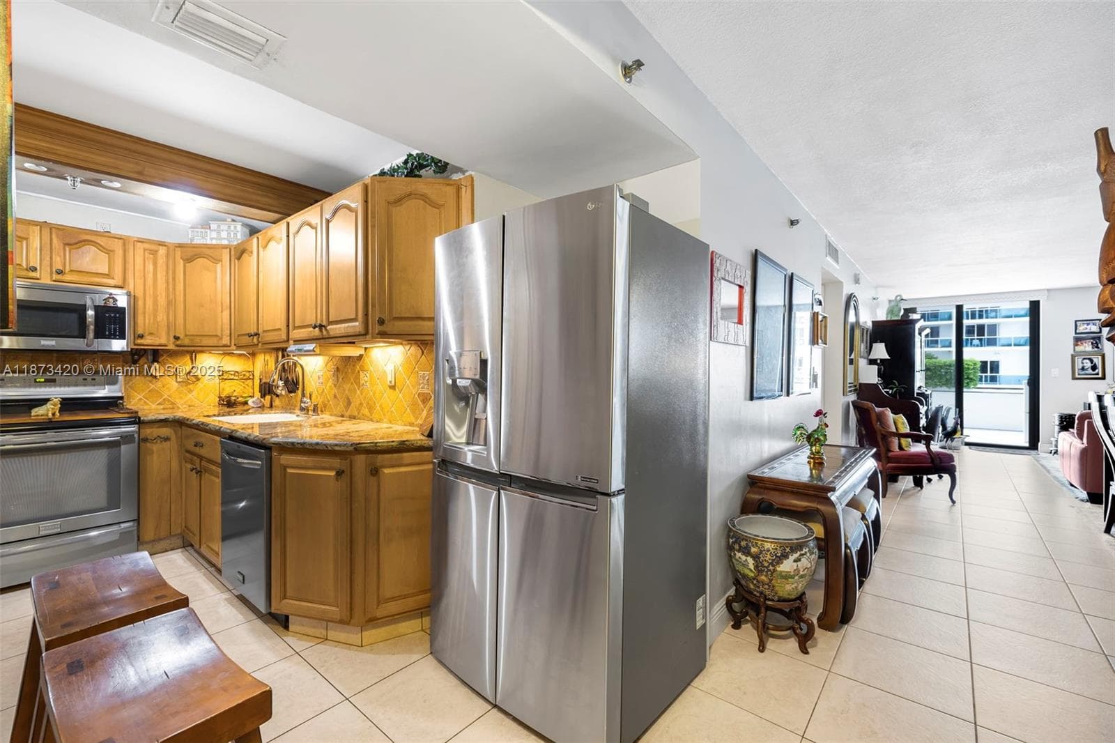 THE RIVIERA CONDO · #404 in Miami Beach - Photo 9
