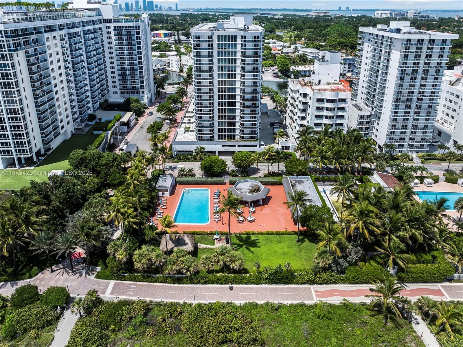THE RIVIERA CONDO · #404 in Miami Beach - Photo 4