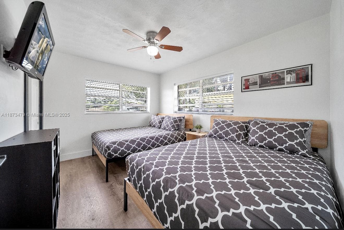521 W Evanston Cir photo 27