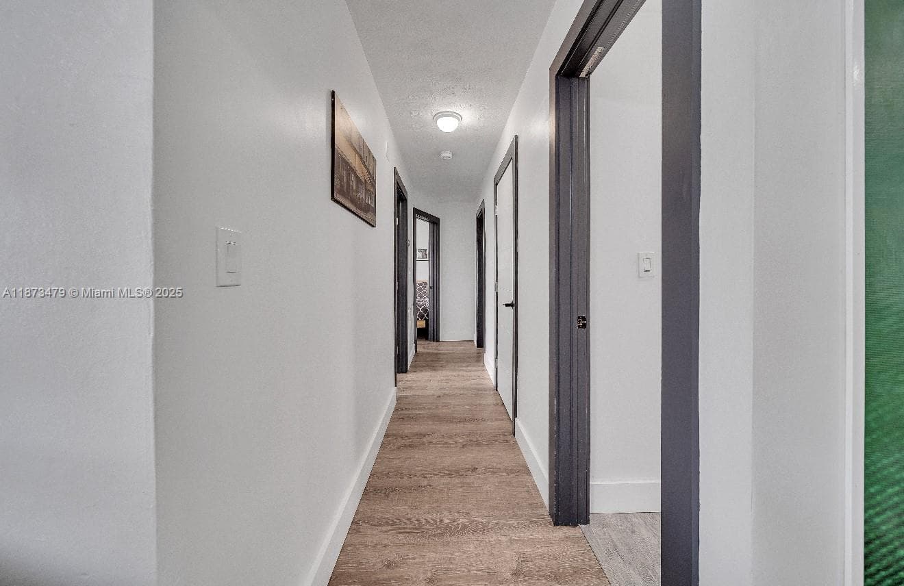 521 W Evanston Cir photo 17