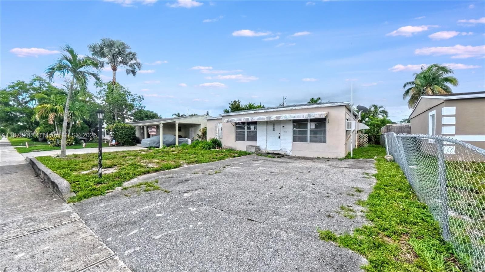 410 NW 52 St photo 2