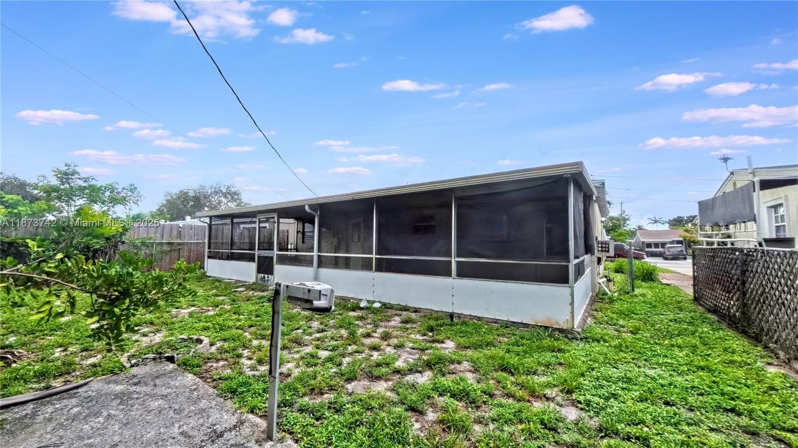 410 NW 52 St photo 20