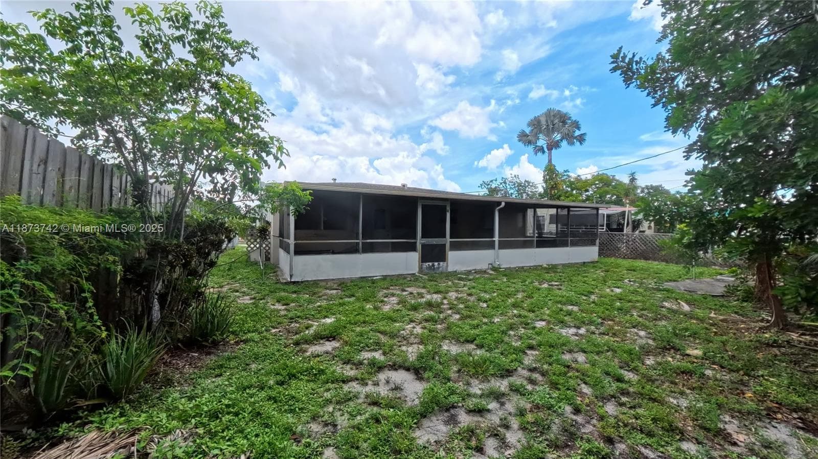 410 NW 52 St photo 19