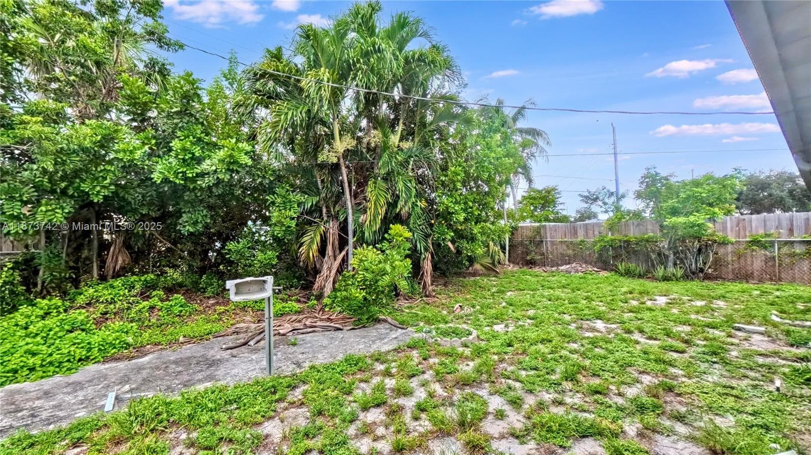 410 NW 52 St photo 21