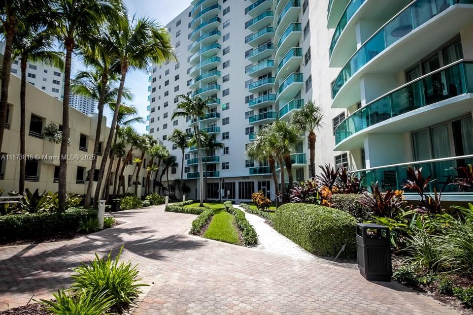 TIDES ON HOLLYWOOD BEACH · #5A in Hollywood - Photo 13