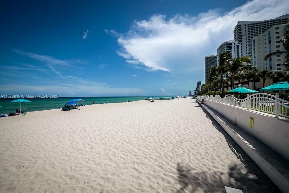 TIDES ON HOLLYWOOD BEACH · #5A in Hollywood - Photo 8