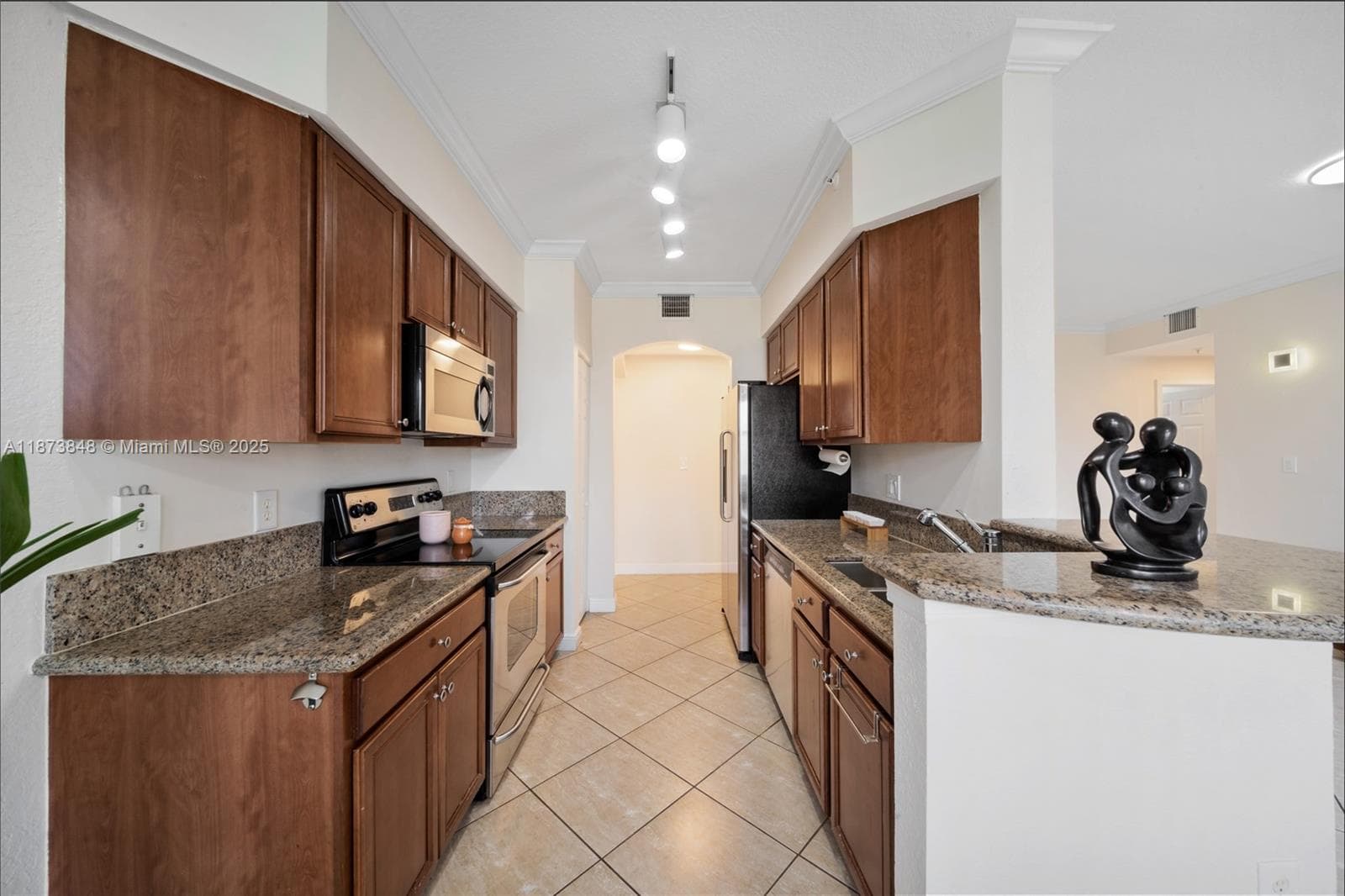 THE GRANDE CONDO · #310 in Miami - Photo 16