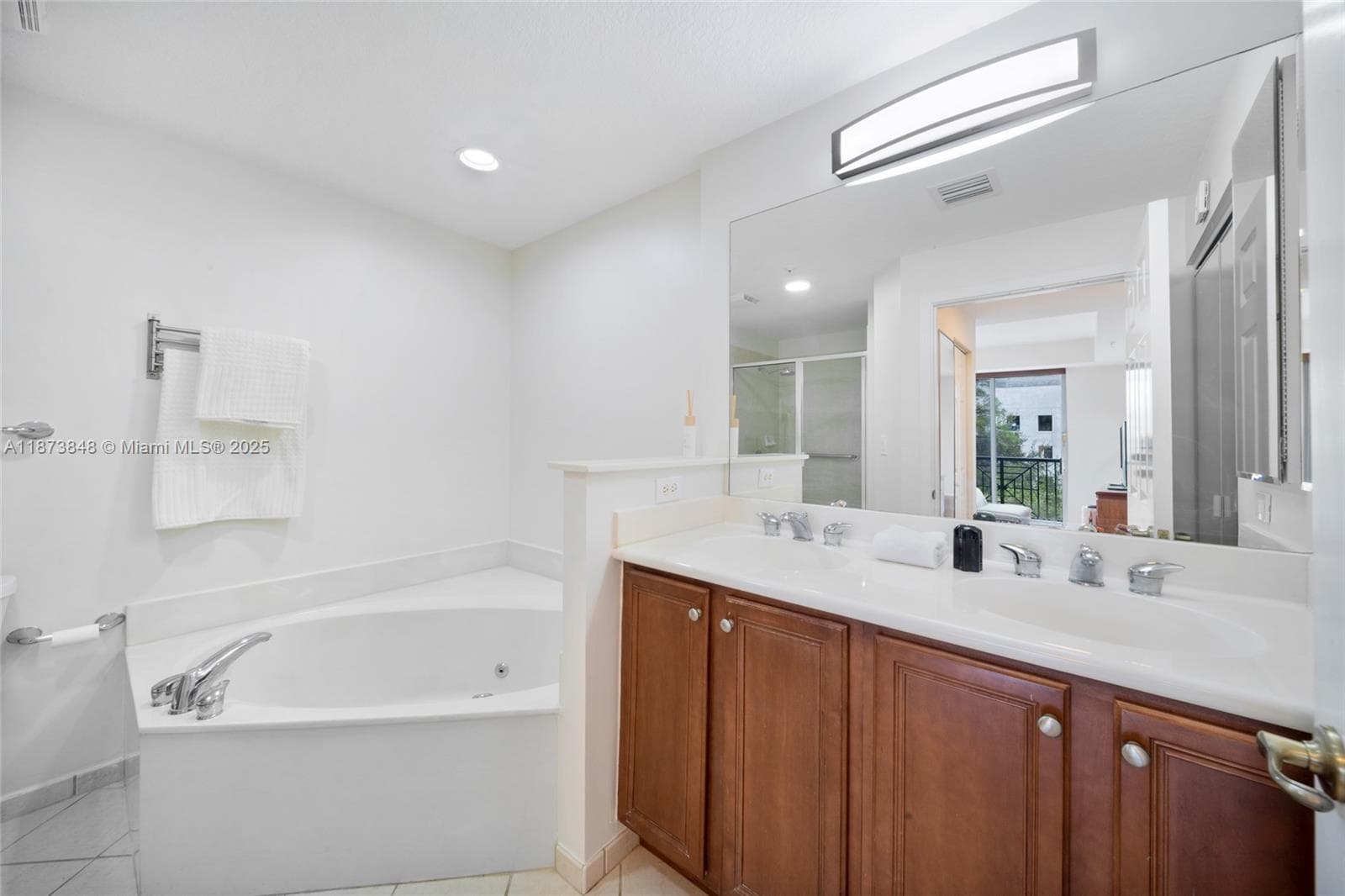 THE GRANDE CONDO · #310 in Miami - Photo 21