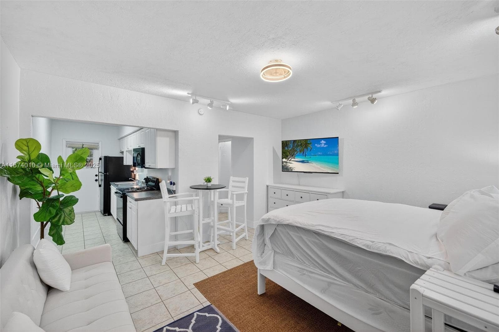 Golden Shores · #1 in Pompano Beach - Photo 6
