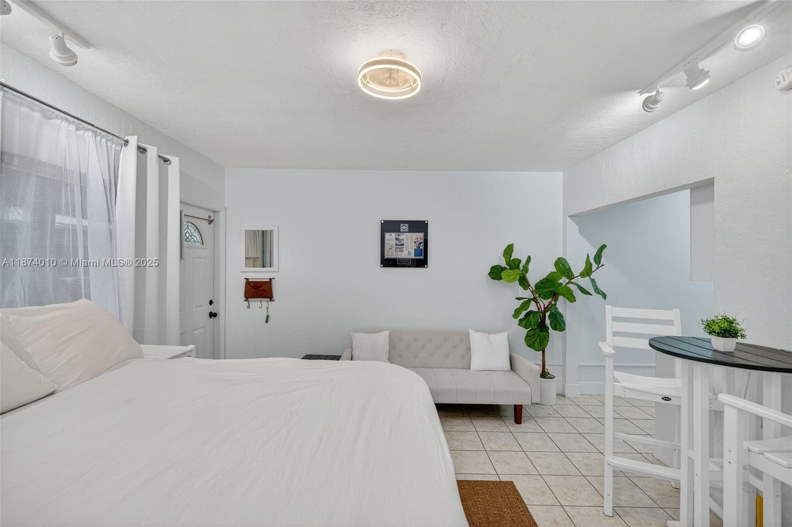 Golden Shores · #1 in Pompano Beach - Photo 7