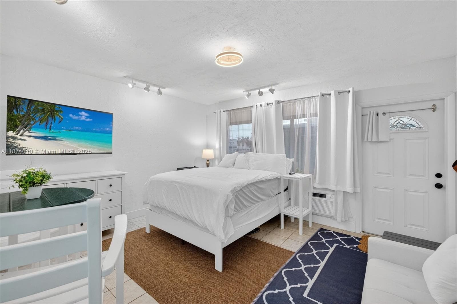 Golden Shores · #1 in Pompano Beach - Photo 5