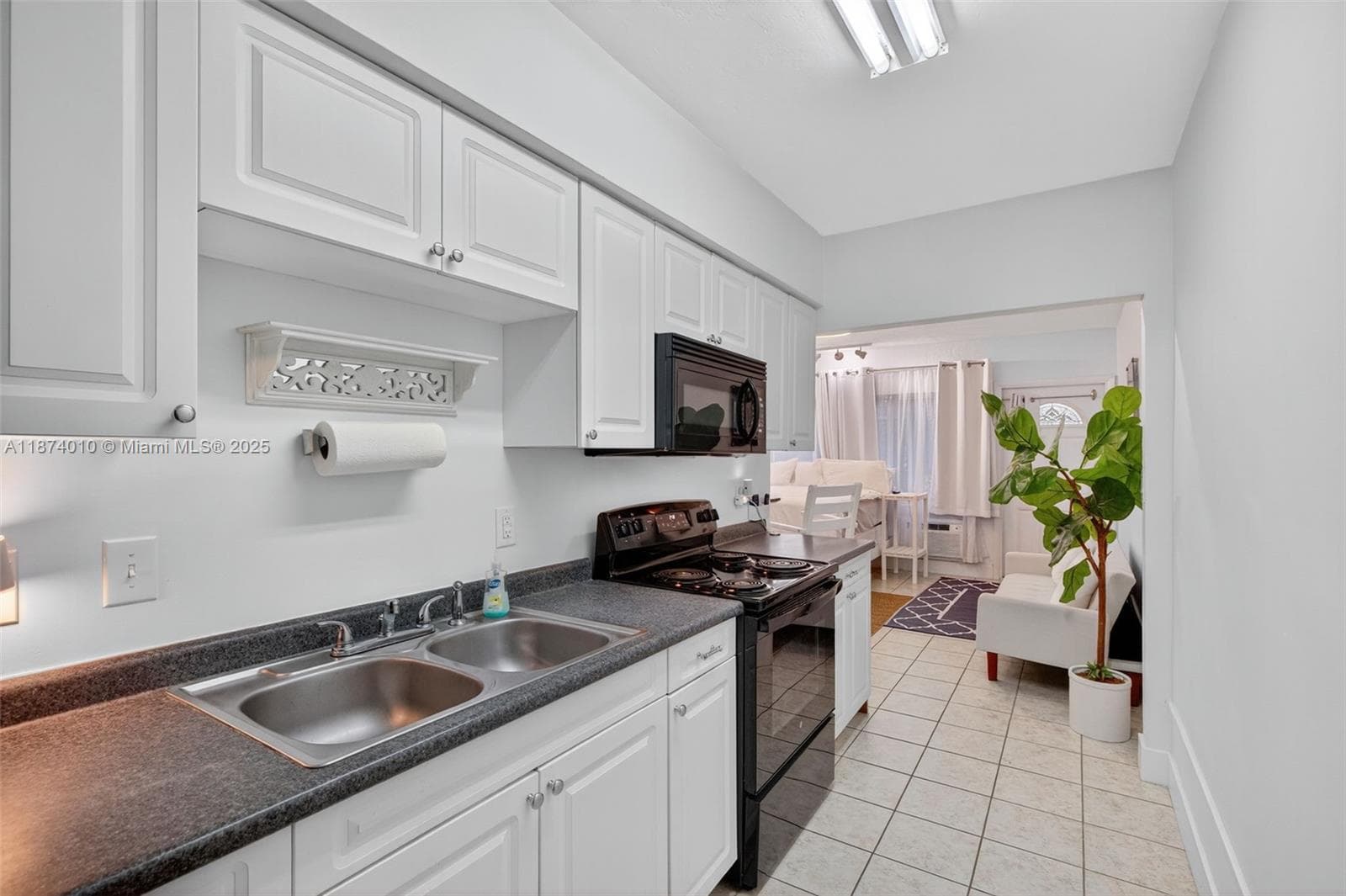 Golden Shores · #1 in Pompano Beach - Photo 9