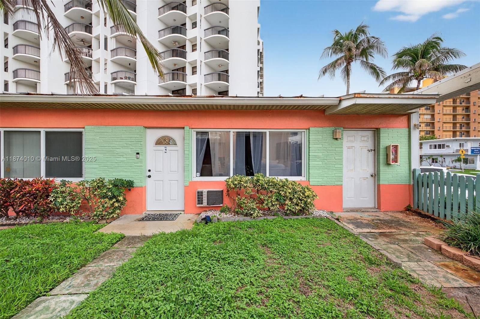 Golden Shores · #1 in Pompano Beach - Photo 4