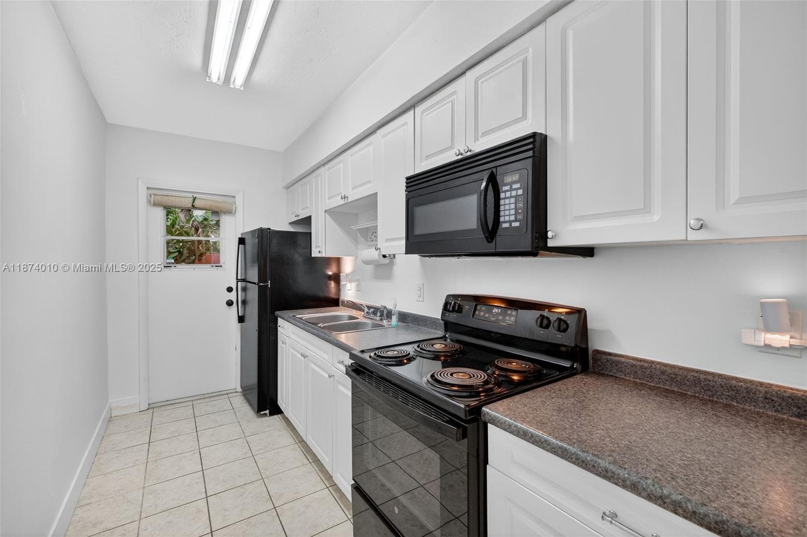 Golden Shores · #1 in Pompano Beach - Photo 8