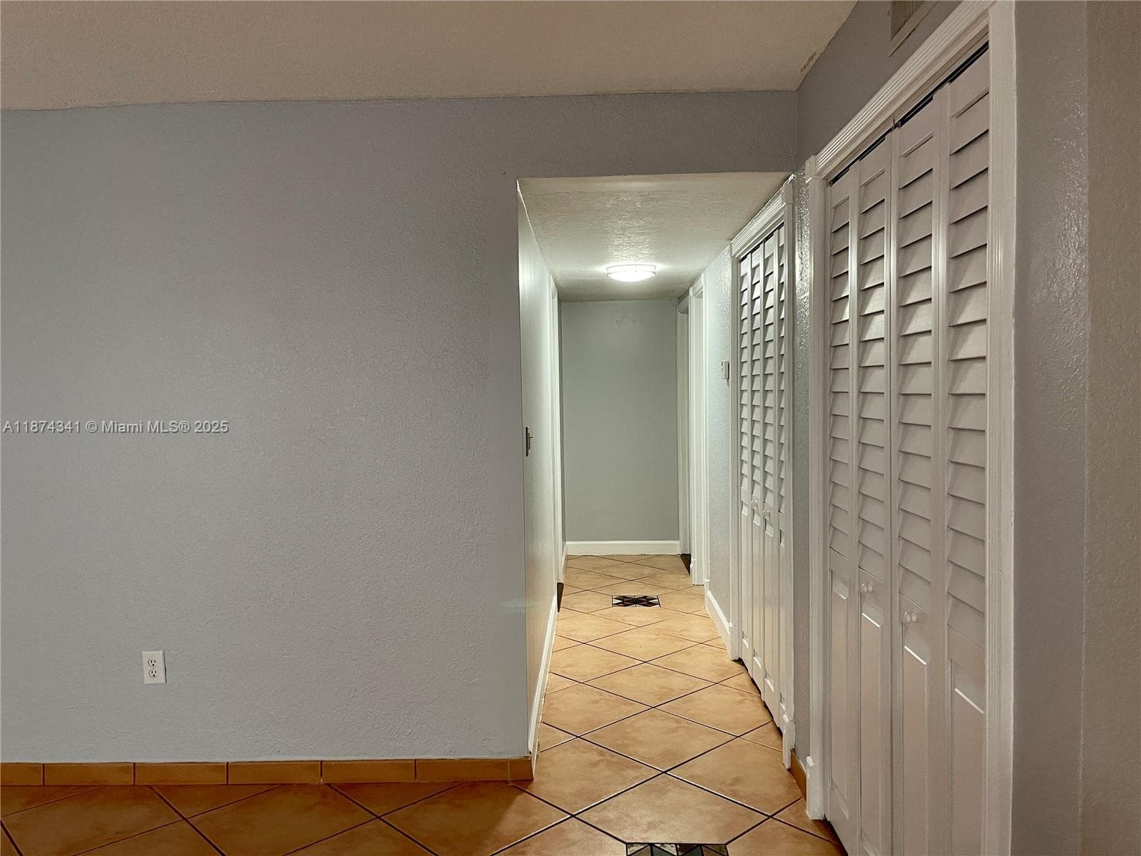 Kingston Square Condo · #T4 in Miami - Photo 12