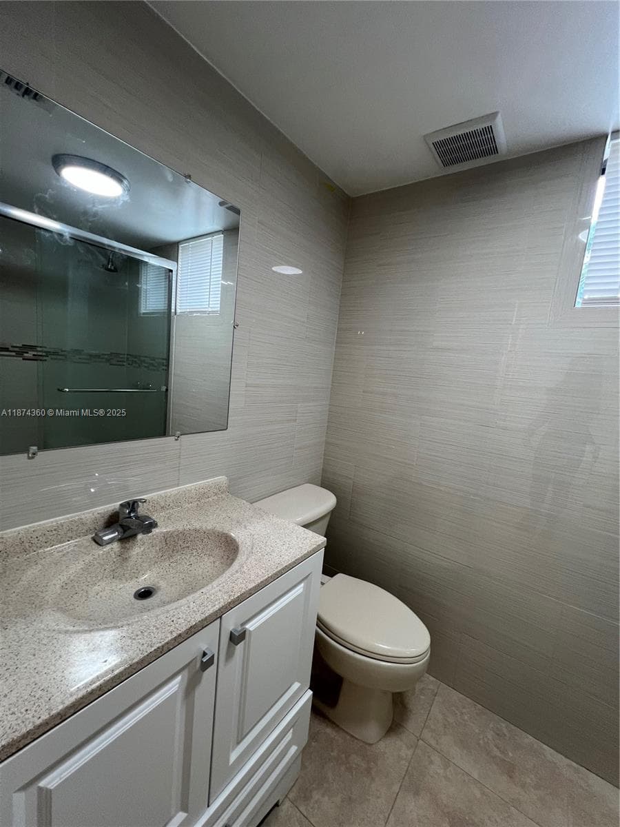 KEYSTONE COURTS CONDO · #E101 in Miami - Photo 6