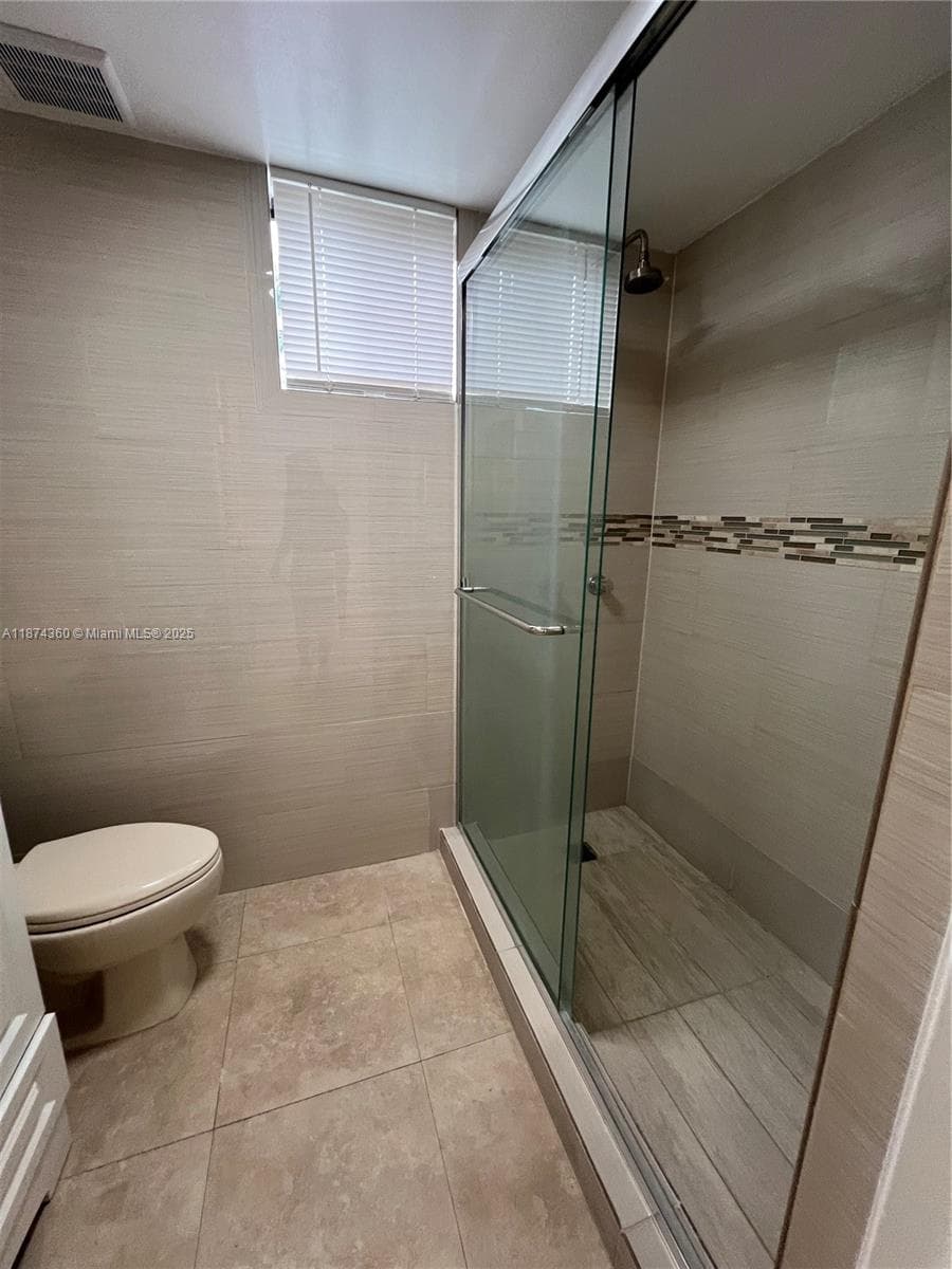 KEYSTONE COURTS CONDO · #E101 in Miami - Photo 7