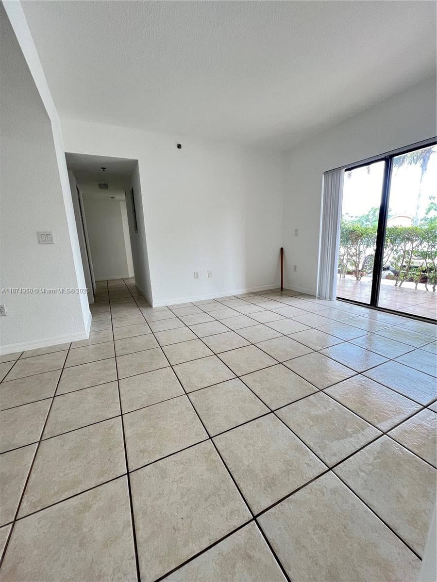 KEYSTONE COURTS CONDO · #E101 in Miami - Photo 14