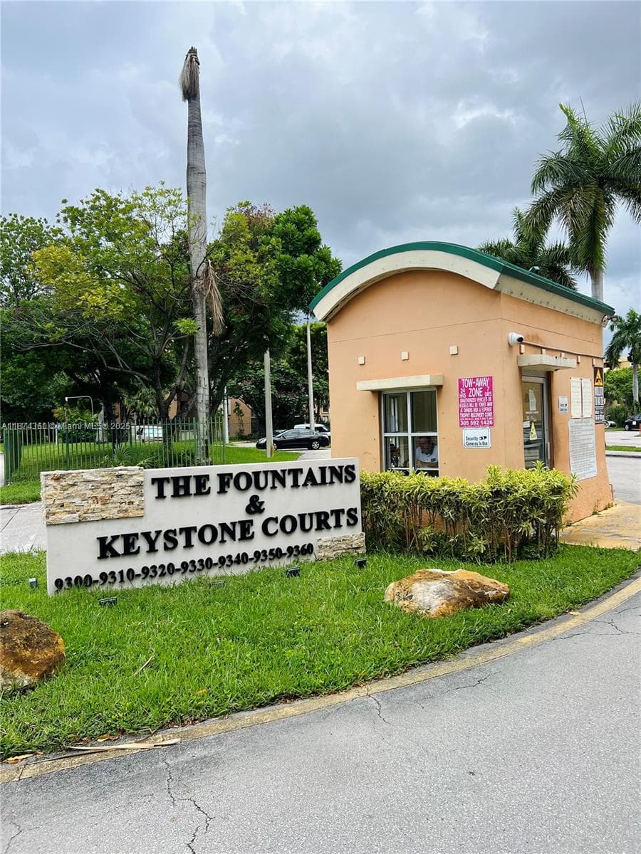 KEYSTONE COURTS CONDO · #E101 in Miami - Photo 18