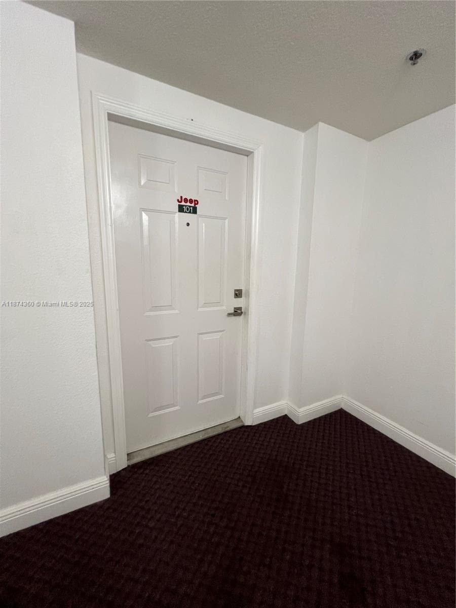 KEYSTONE COURTS CONDO · #E101 in Miami - Photo 15