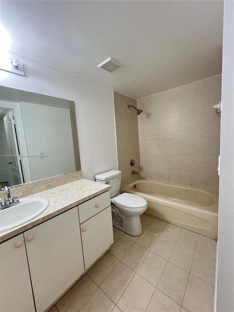 KEYSTONE COURTS CONDO · #E101 in Miami - Photo 11