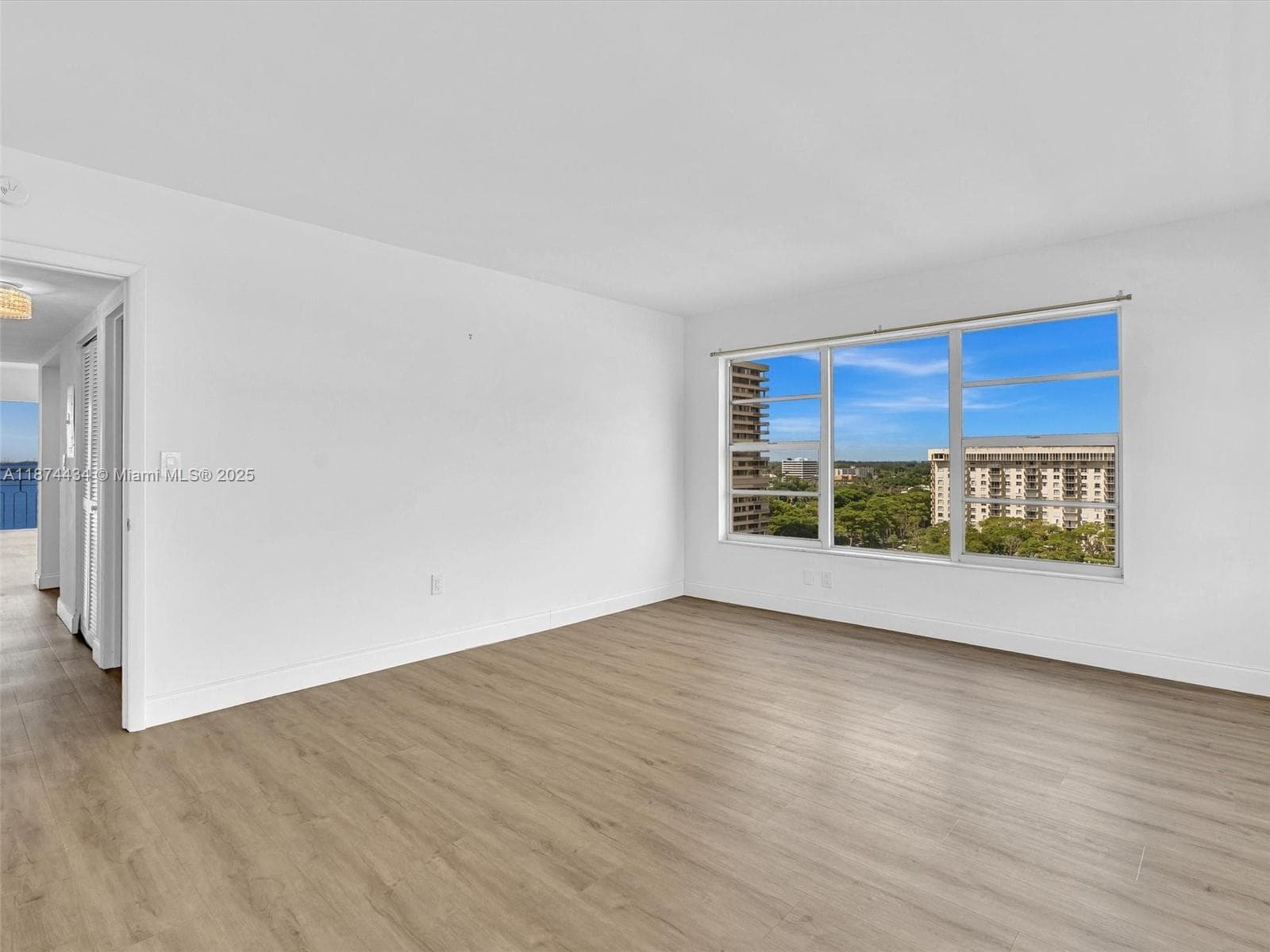 JOCKEY CLUB CONDO · #14G in Miami - Photo 12