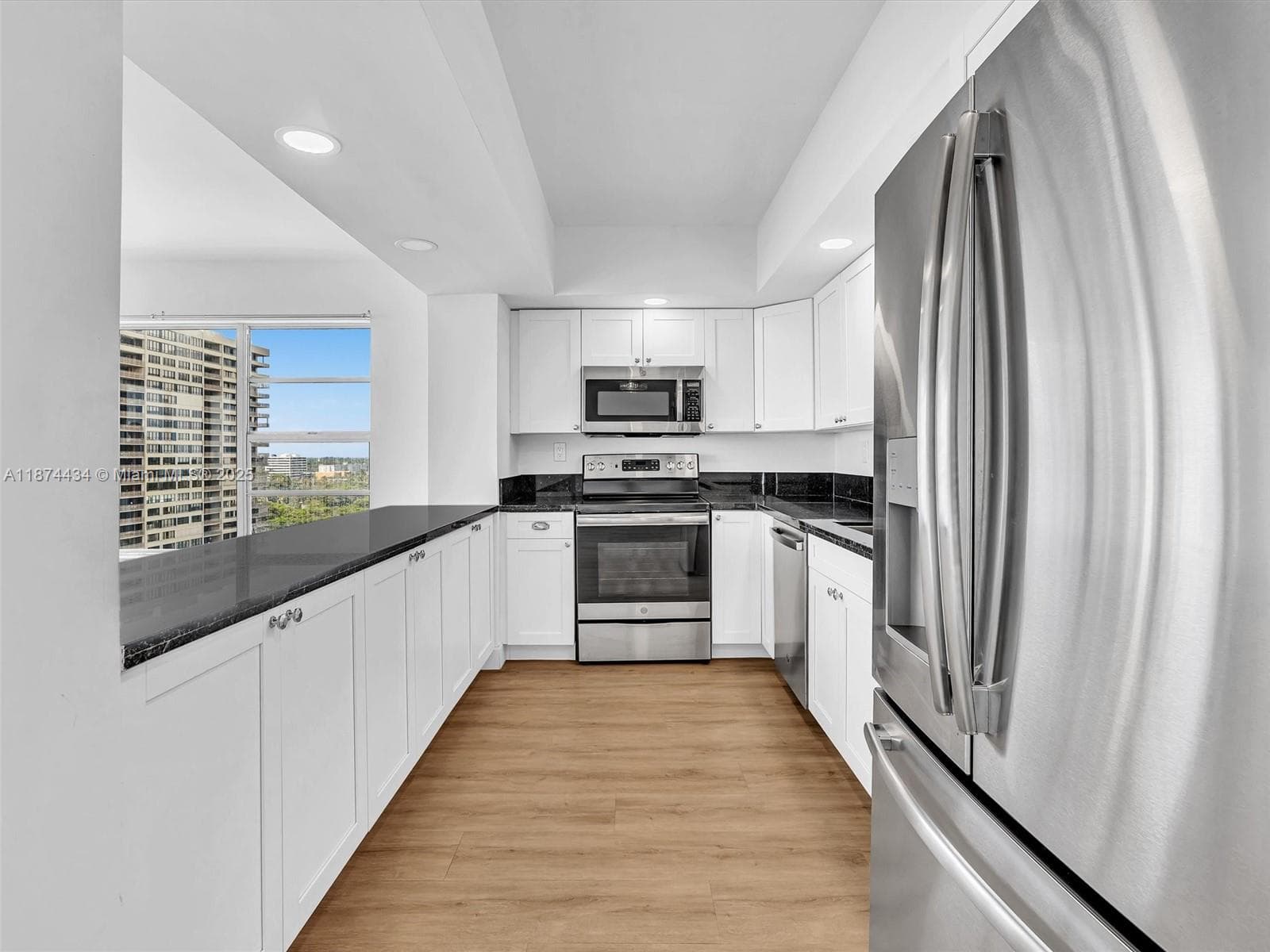 JOCKEY CLUB CONDO · #14G in Miami - Photo 3