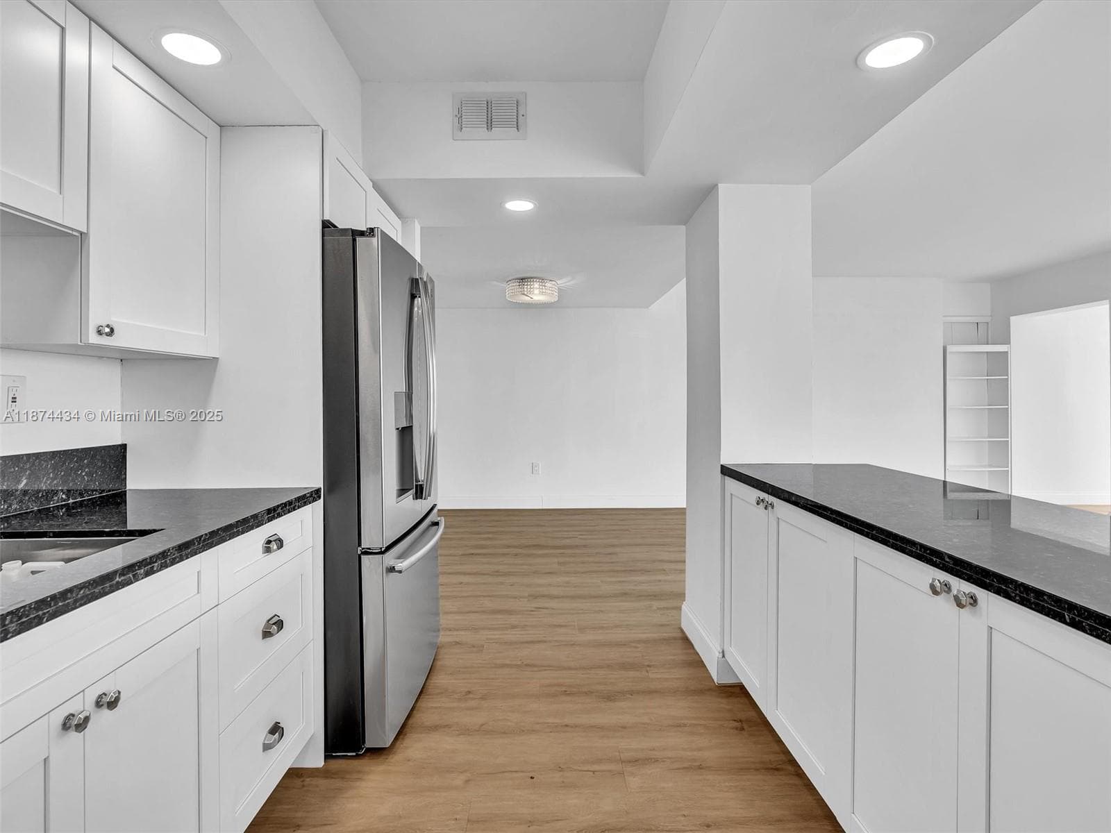 JOCKEY CLUB CONDO · #14G in Miami - Photo 5
