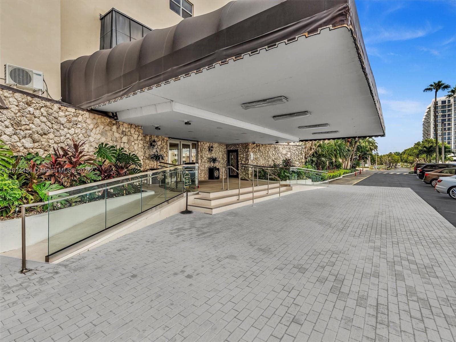 JOCKEY CLUB CONDO · #14G in Miami - Photo 30
