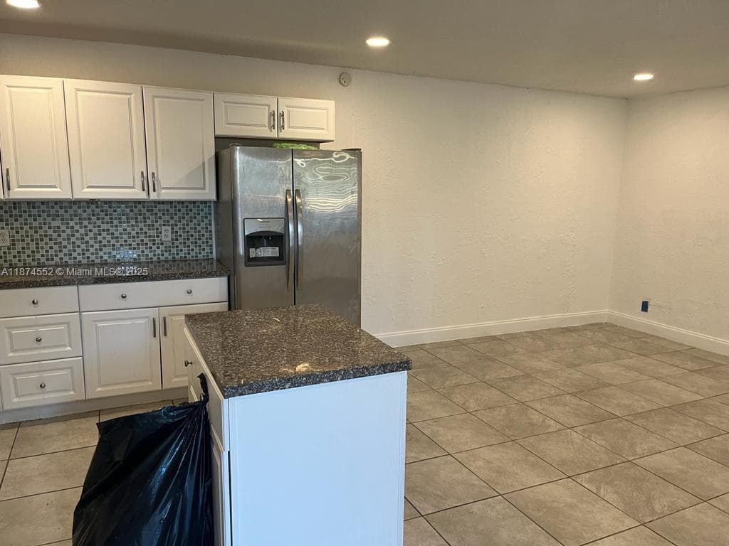 1625 NW 9th Ave photo 6