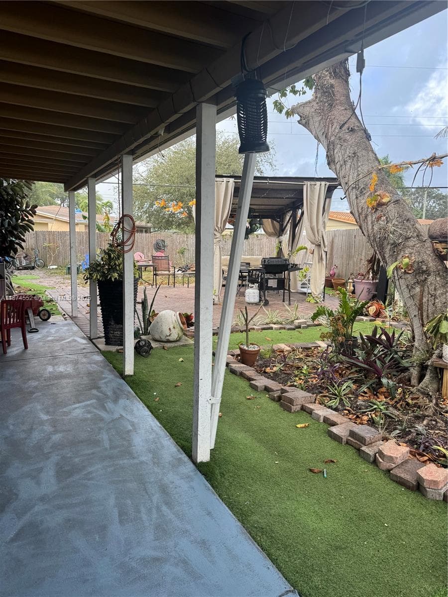1625 NW 9th Ave photo 17