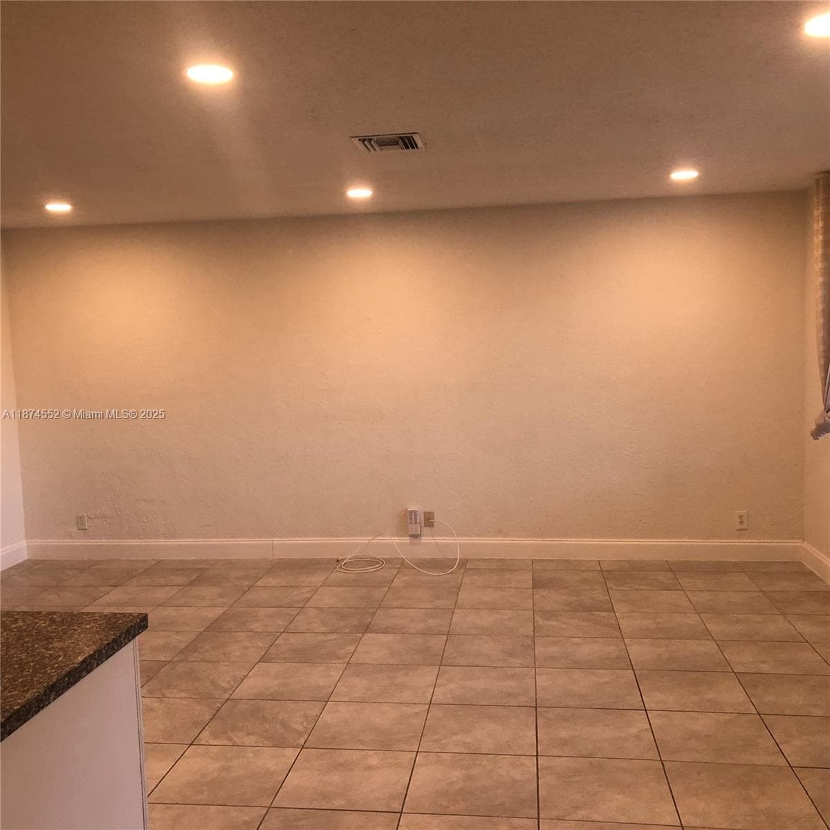 1625 NW 9th Ave photo 12